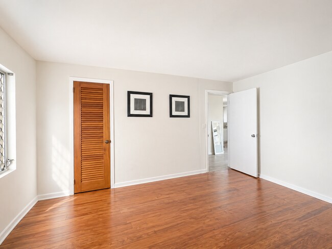 Foto del edificio - 422 N Broadway