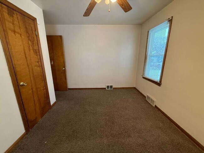 Building Photo - 3 BED, 1 BATH BEAUTIFUL SINGLE-FAMILY HOME IN GARFIELD HEIGHTS!