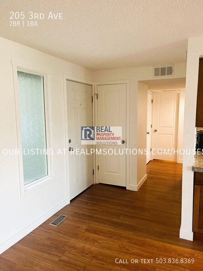 Foto del edificio - 205 3rd Ave