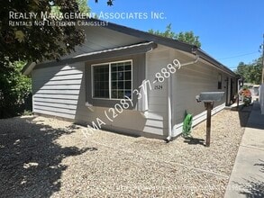Building Photo - 1522 S Denver Ave