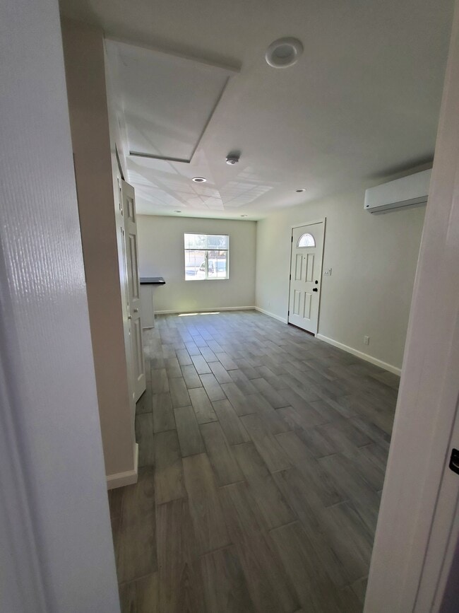 Building Photo - 2091 Sycamore Dr