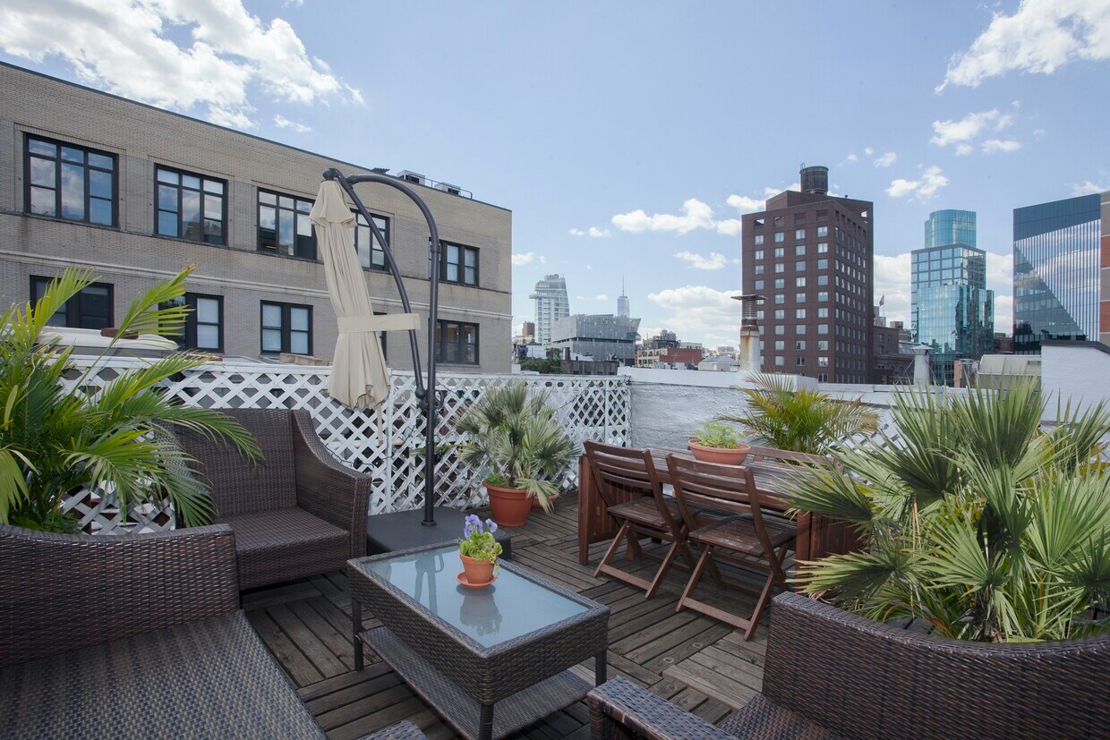 Building Photo - 31 Stuyvesant St