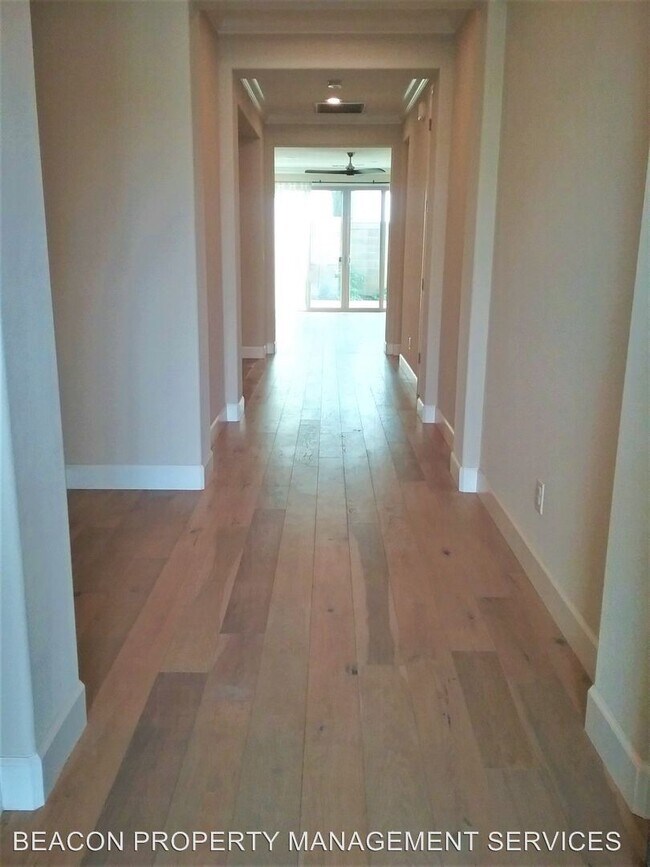 Foto del edificio - 3 br, 2 bath House - 3020 RADIANCE STREET