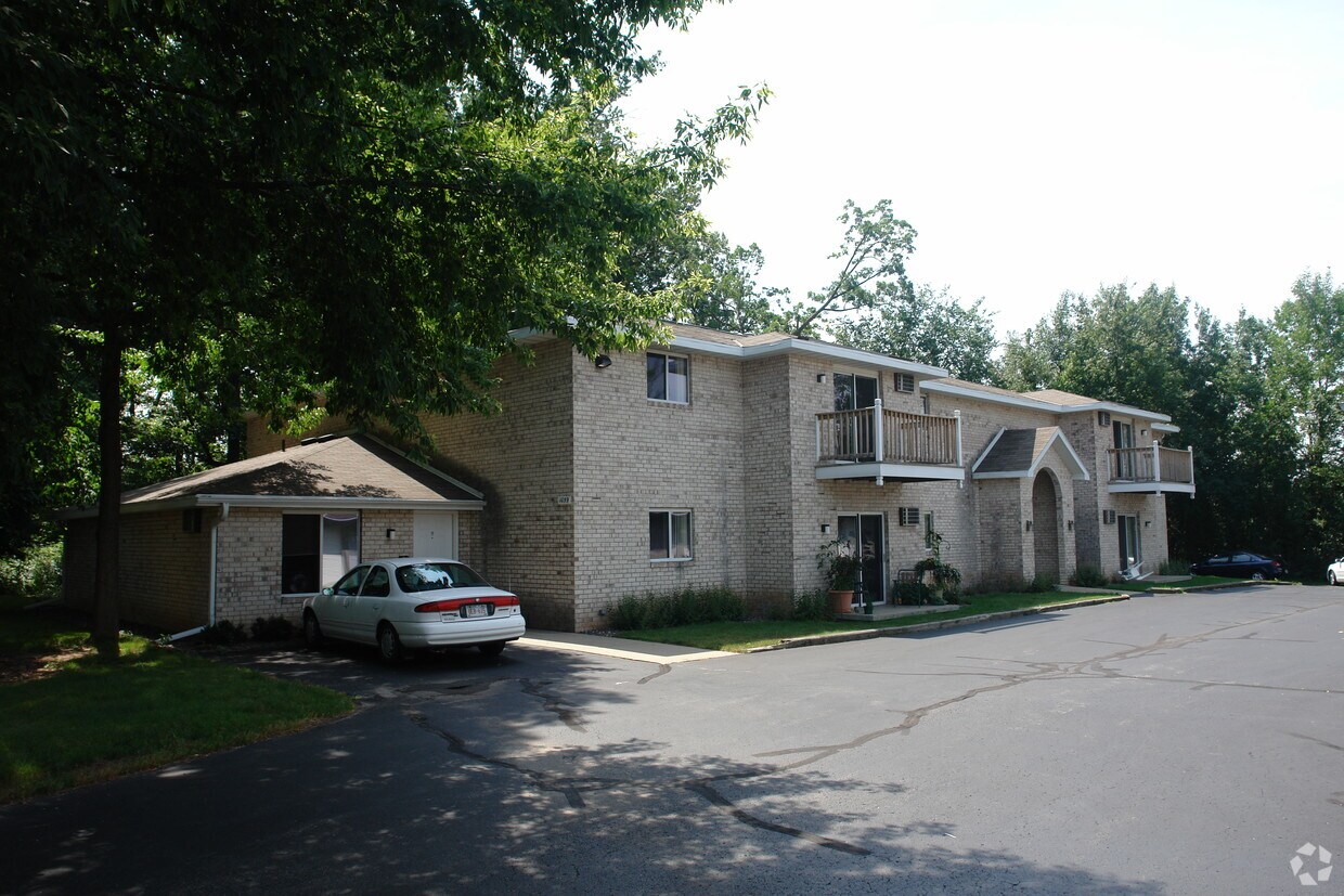 Primary Photo - 1059 Pilgrim Way