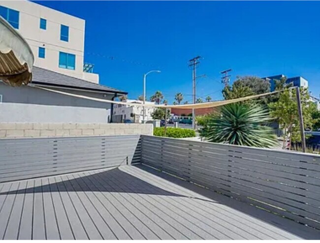 Front deck - 1224 24th St