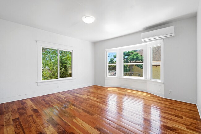 Sala de estar - 207 E Avenue 31