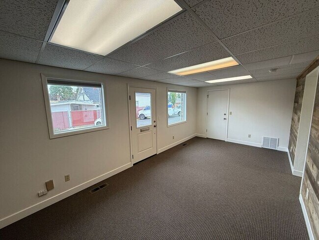 Foto del edificio - 1367 Commercial St SE