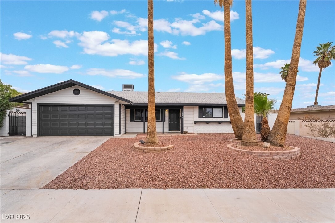 Primary Photo - 3992 Chinchilla Ave