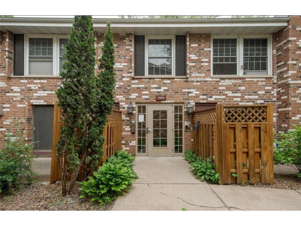 Foto principal - 4584 Cedar Lk Rd S