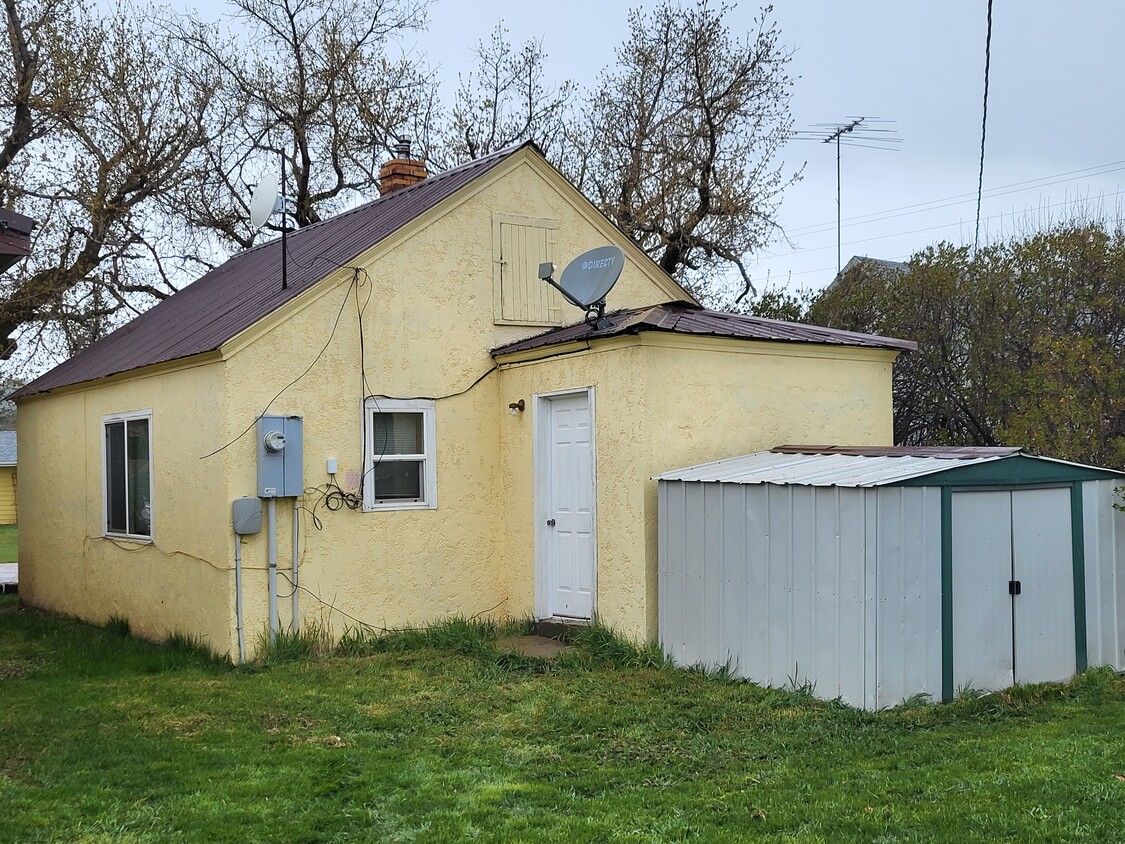 Building Photo - 608 S 3rd St