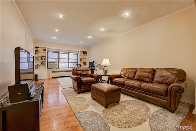 Building Photo - 3 Town House Pl