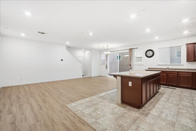 Foto del edificio - 2924 Bowden Sq Wy