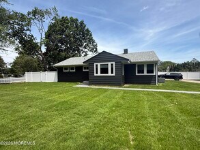 Building Photo - 474 Monmouth Rd