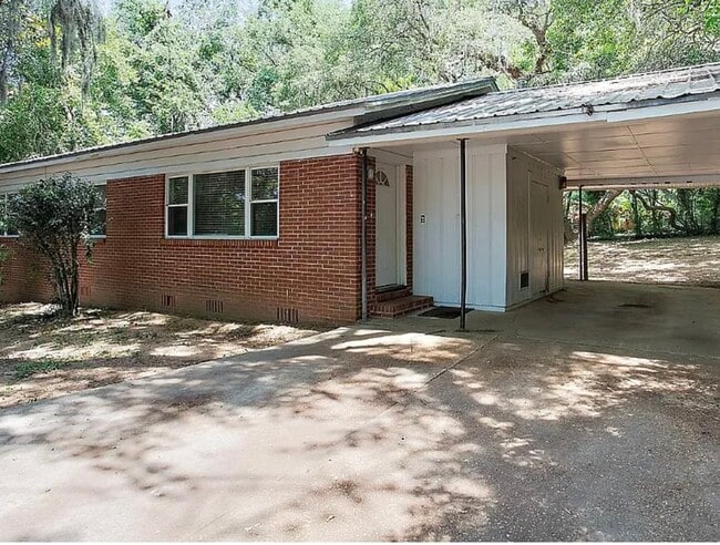 Building Photo - 1318 W Tharpe St