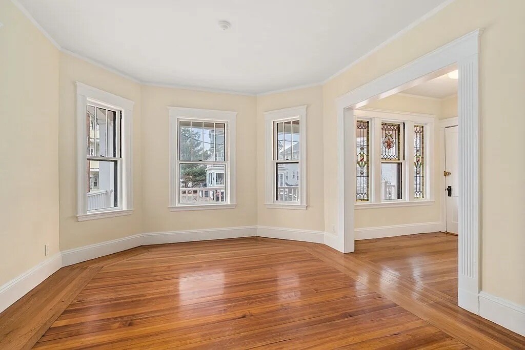 164 Langdon Ave Unit 1, Watertown, MA 02472 Condo for Rent in