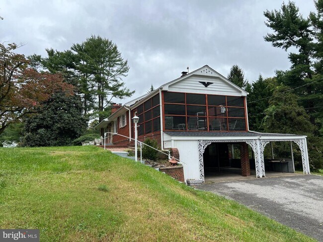 Building Photo - 3307 Eton Dr