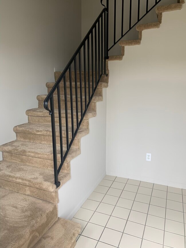 Building Photo - 15359 Cornell Dr