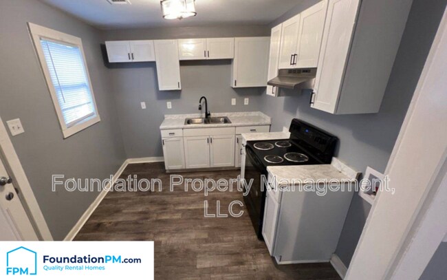 Building Photo - 3075 Debby St