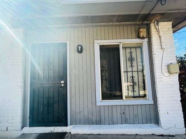 Building Photo - One bedroom/one bath for rent