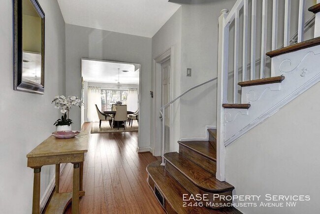 Foto del edificio - 2446 Massachusetts Ave NW