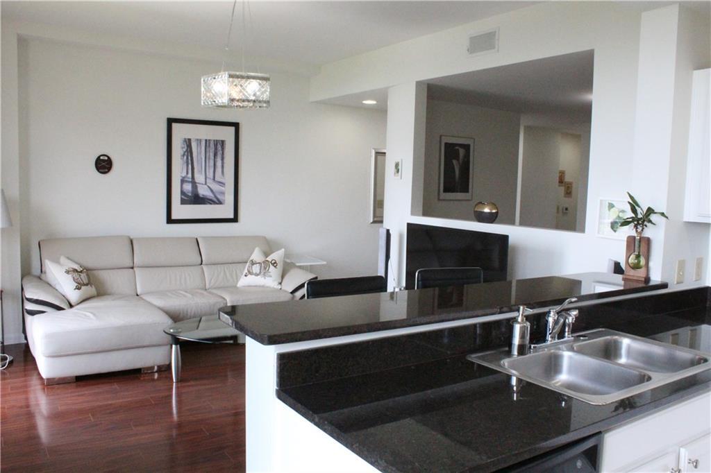 Foto principal - 3040 Peachtree Rd NW