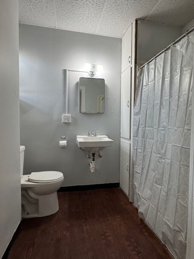 Foto del edificio - 155 N Main St