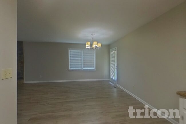 Building Photo - 120 Elberta Dr