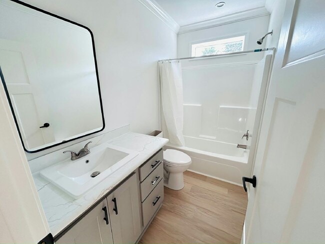 Building Photo - 5805 Mora Pl