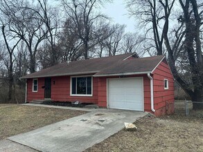 Building Photo - 9512 Fremont Ave