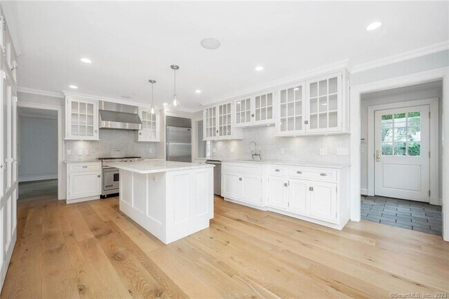 Foto del edificio - 10 Thornhill Rd