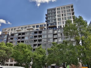 Building Photo - 700 Rue Saint-Paul O