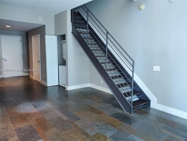Foto del edificio - 60 SW 13th St