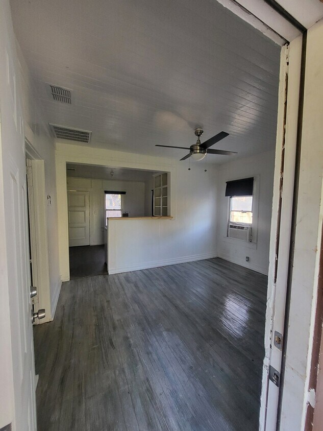 Building Photo - 925 Beck St