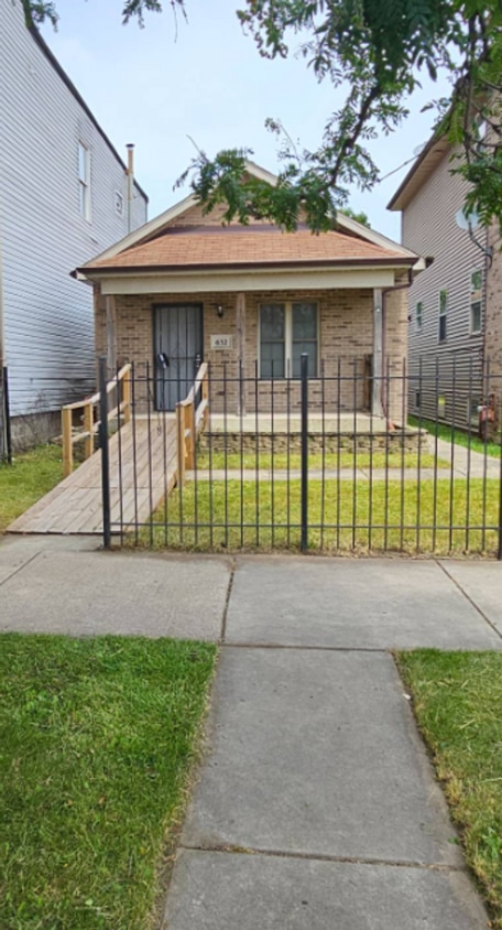Primary Photo - Available 8/1- Single Family home 2Bed 1ba...