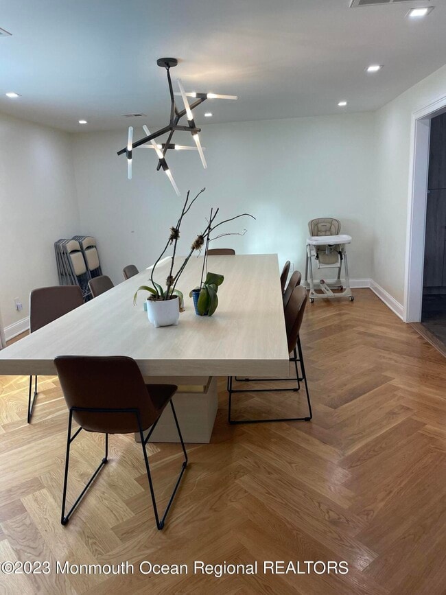 Building Photo - 501 Monmouth Pl