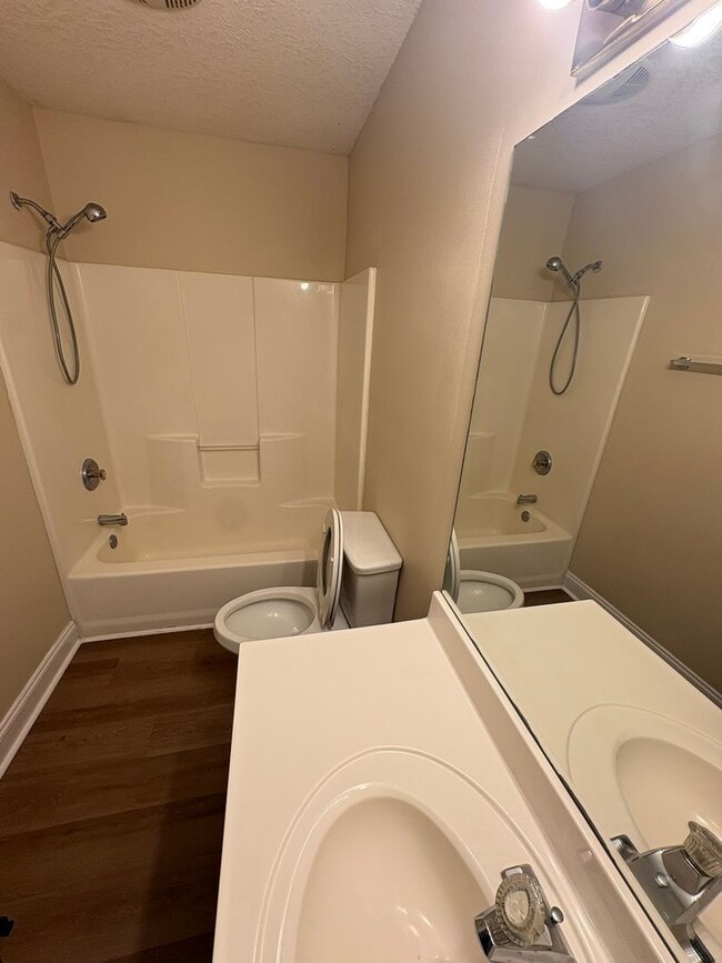 Foto del edificio - 1214 Beaver Creek Dr