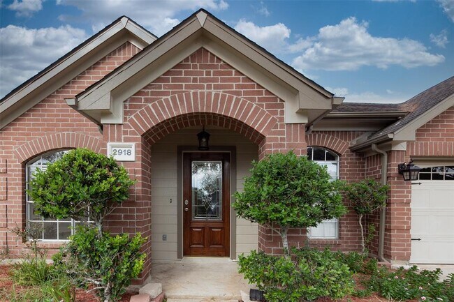 Foto del edificio - 2918 Burgess Hill Ct