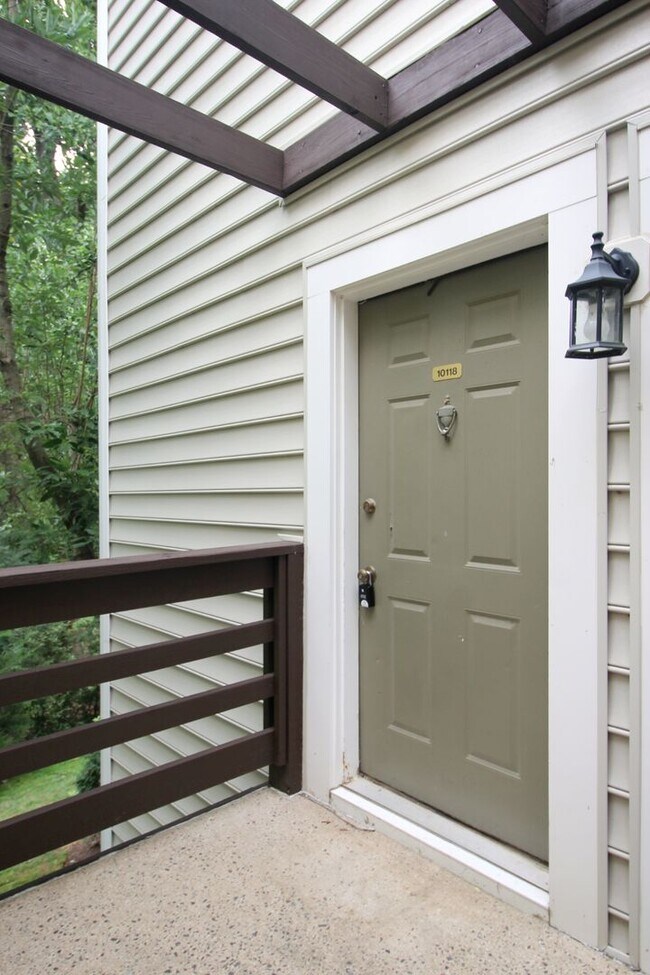 Foto del edificio - 10118 Oakton Terrace Rd