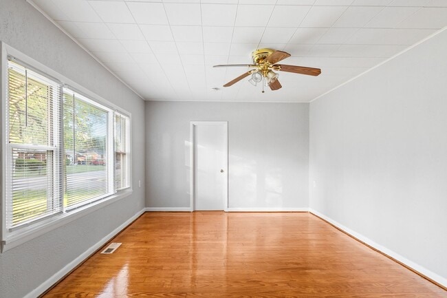 Building Photo - 1624 Jonquil Dr