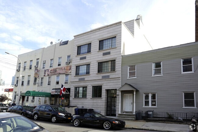 Building Photo - 11-15 47th Rd