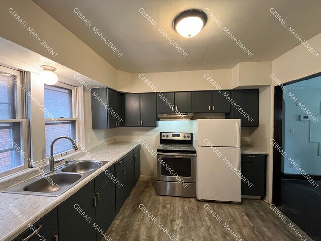 Building Photo - 17144 Santa Rosa Dr