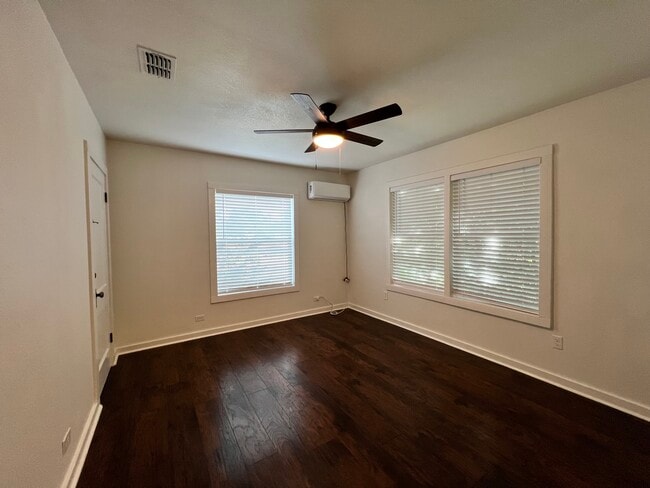 Building Photo - 927 Donaldson Ave