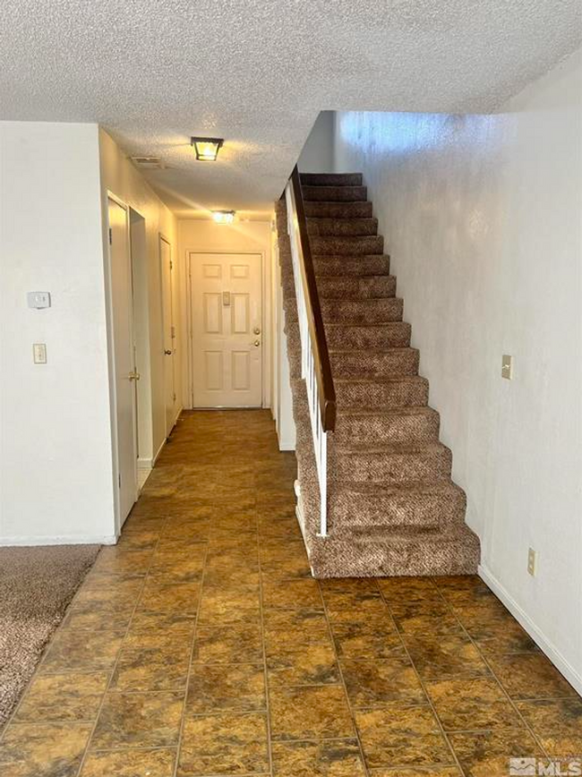 Foto del edificio - 1527 Steven Ct