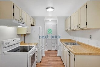 Building Photo - 10501 8th Ave NE