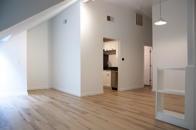 Foto del edificio - 548 Main St