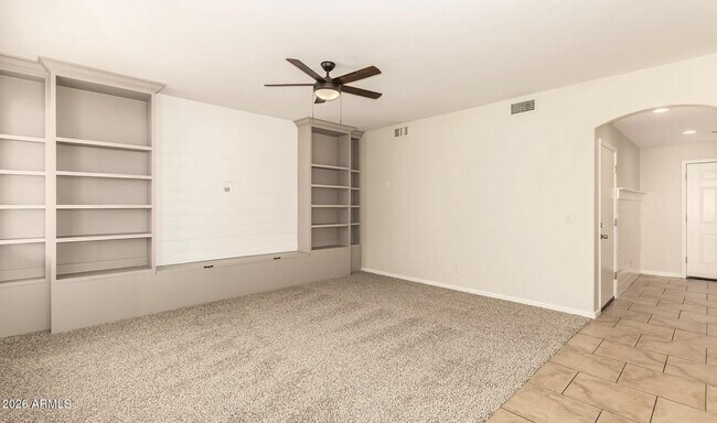 Building Photo - 711 S Paustian Cir