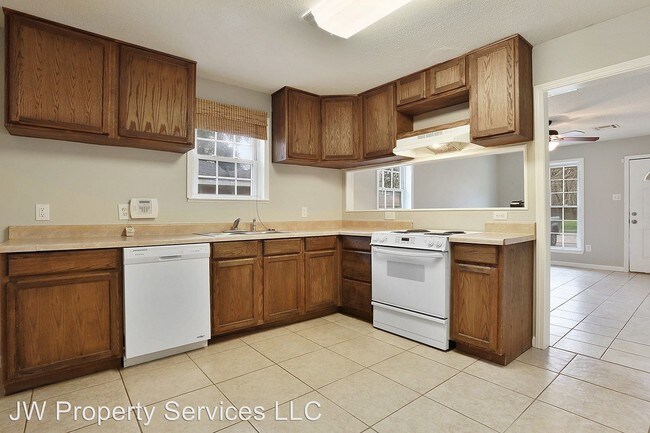 Building Photo - 3 br, 1.5 bath House - 1629 Heights Dr