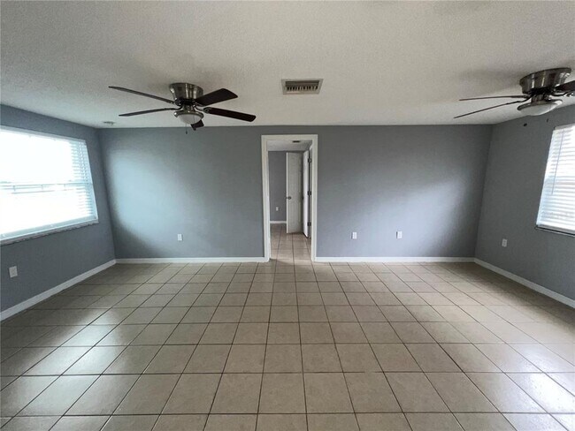 Foto del edificio - 8723 Spanish Moss Dr