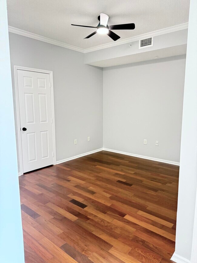 Foto del edificio - 2080 Greenview Shores Blvd