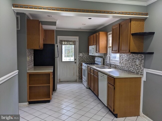 Building Photo - 137 Holden Dr